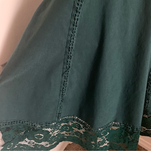 Pine Green Short Sleeved A-Line Dress with Lace Detail size 2X with Stretch - Picture 5 of 10